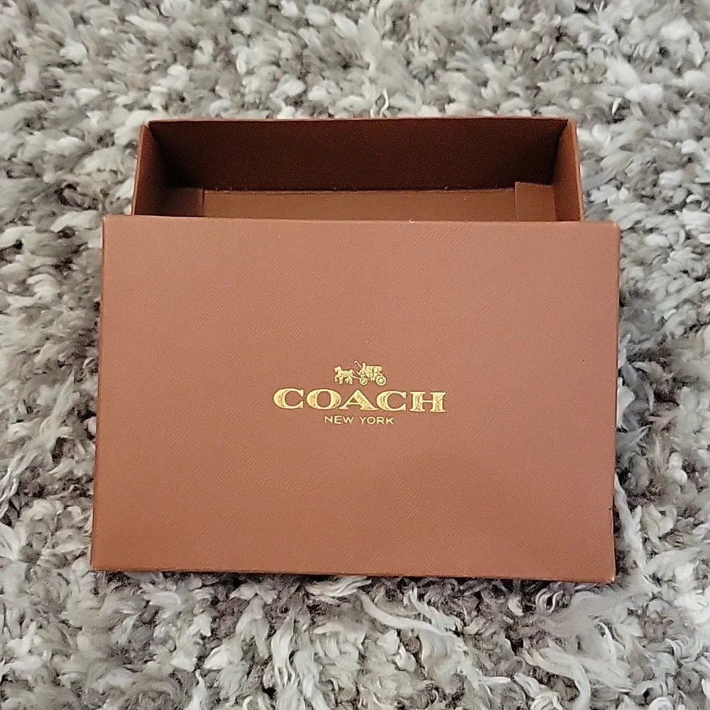 Coach Wristlet - Picture 2 of 8